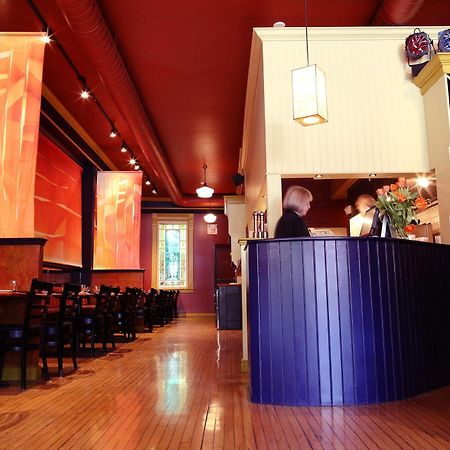 Foster'S Inn Стратфорд Екстериор снимка